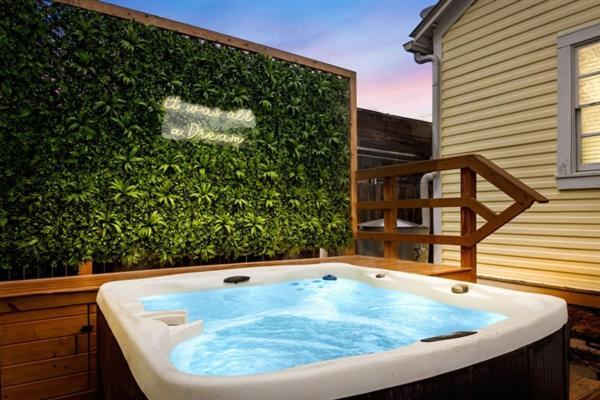 Downtown Historic 2Bdrm, Walk To Riverwalk, Alamo; Beautifully Renovated! 샌안토니오 외부 사진